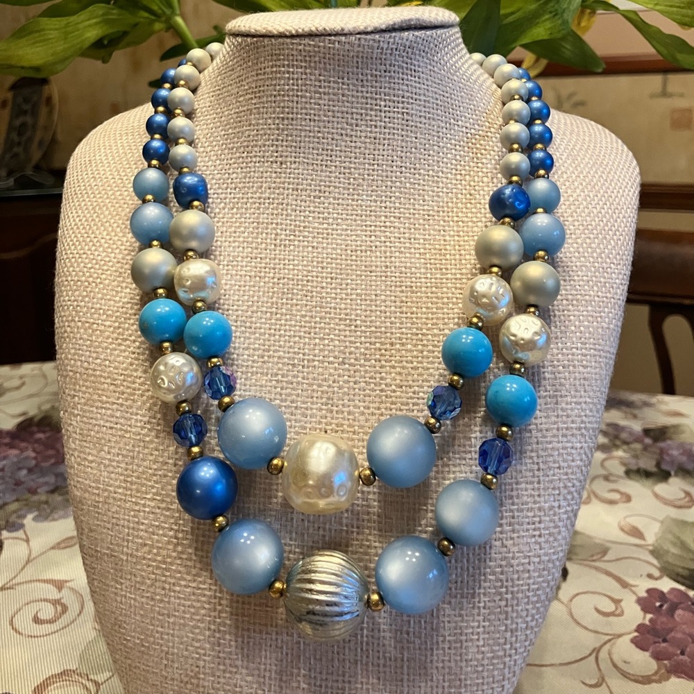 BLUE MOONGLOW AND PEARL DOUBLE STRAND VINTAGE NECKLACE WITH MATCHED EARRINGS